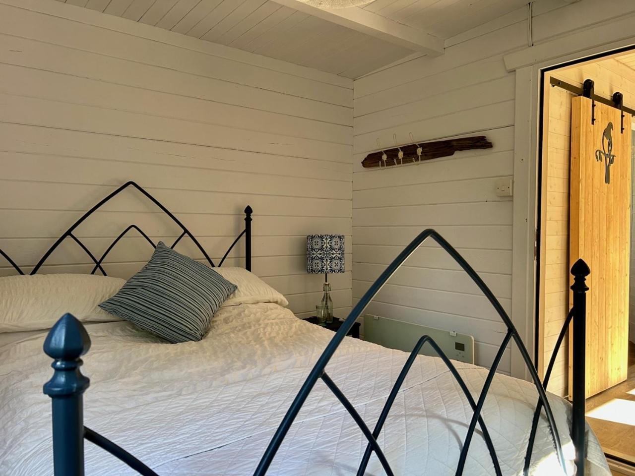 Driftwood Dreams Garden Apartment Lyminster